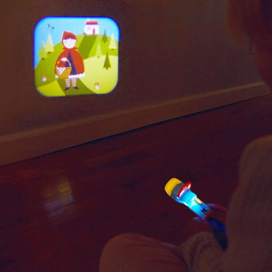  Bedtime just got a whole lot more exciting! Switch off the lights, switch on the flashlight and watch as the stories unfold before your eyes. Comes with 3 story discs: Little Red Riding Hood, Three Little Pigs, and The Three Bears. 