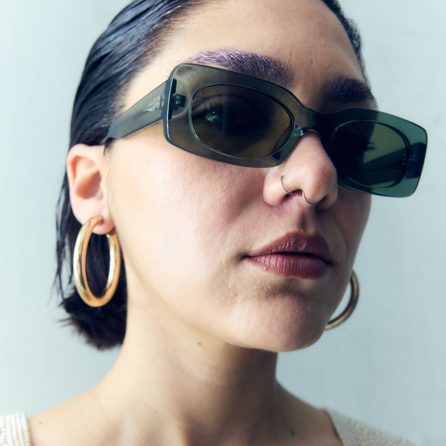 Studied casual but make it pop. The Iris is a postmodern twist on the classic rectangular frame, with a range of earthy to ethereal colors guaranteed to make your heart sing.
wolfspout iris