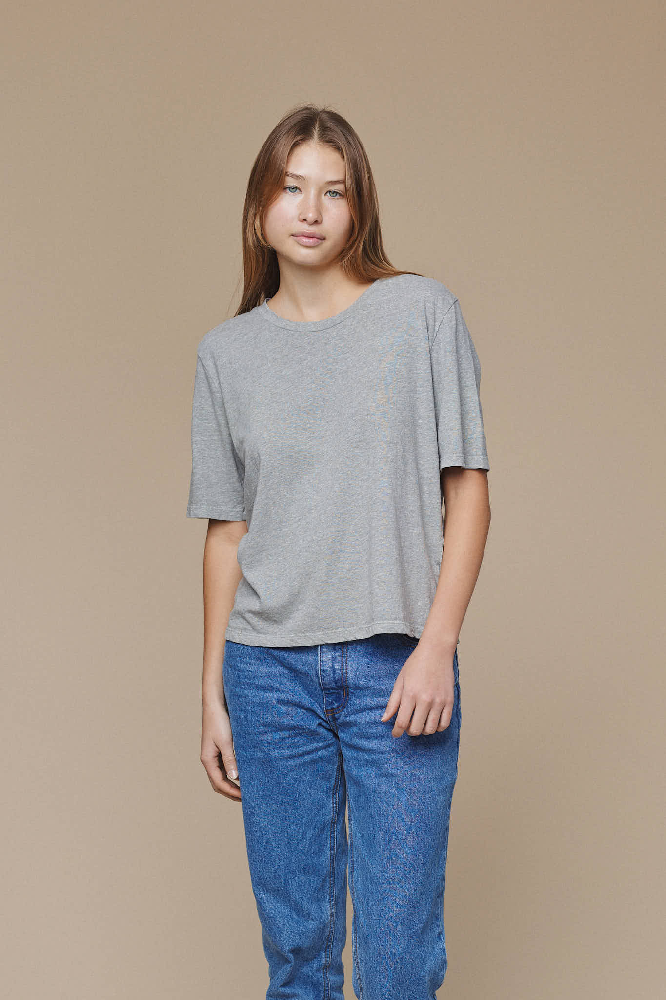 A classic, easy crop top that goes with anything and everything. Loose fitting, super soft hemp and organic cotton, we're sure it'll become a staple in your wardrobe! Sustainably made in Los Angeles.