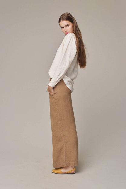 Camrbia pant. Effortlessly stylish with a flattering wide leg and mid-rise fit. The carefully woven 100% hemp results in a linen feel and elegant drape. A wardrobe staple, this versatile pant looks chic paired with everything from swimsuits to blazers. Sustainably made in Los Angeles.