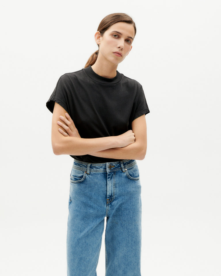 Thinking Mu Light Clean Denim Theresa Pants / A classic, high waisted pant with straight cut leg.  99% organic cotton 1% elastane - Sustainably made in China.