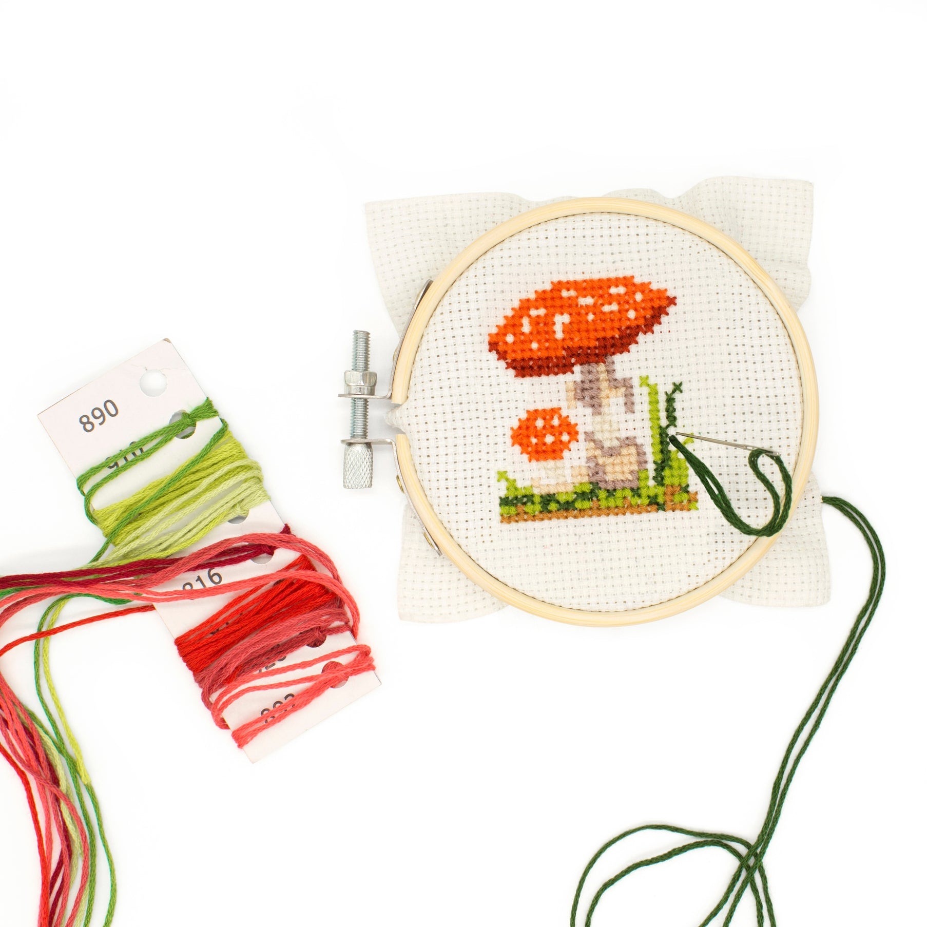 Relax at home and work on a cute mushroom mini embroidery.

Includes pattern, rings, needle & yarn.