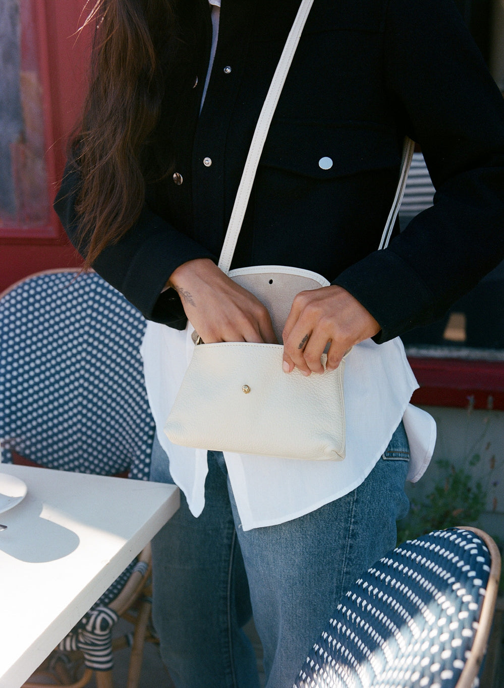 The Kaanapali Crossbody is great for everyday use and travel. It is helpful when you only need a few essential items and don’t want to carry a larger bag. Use it for a day or night out or weekend away.  Pebble grain leather.